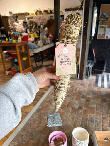 Moss pole