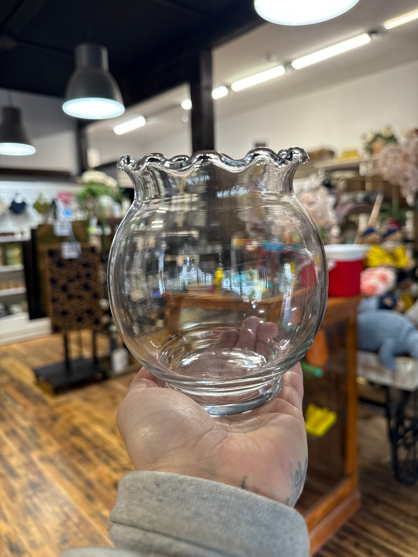 Ruffled edge vase
