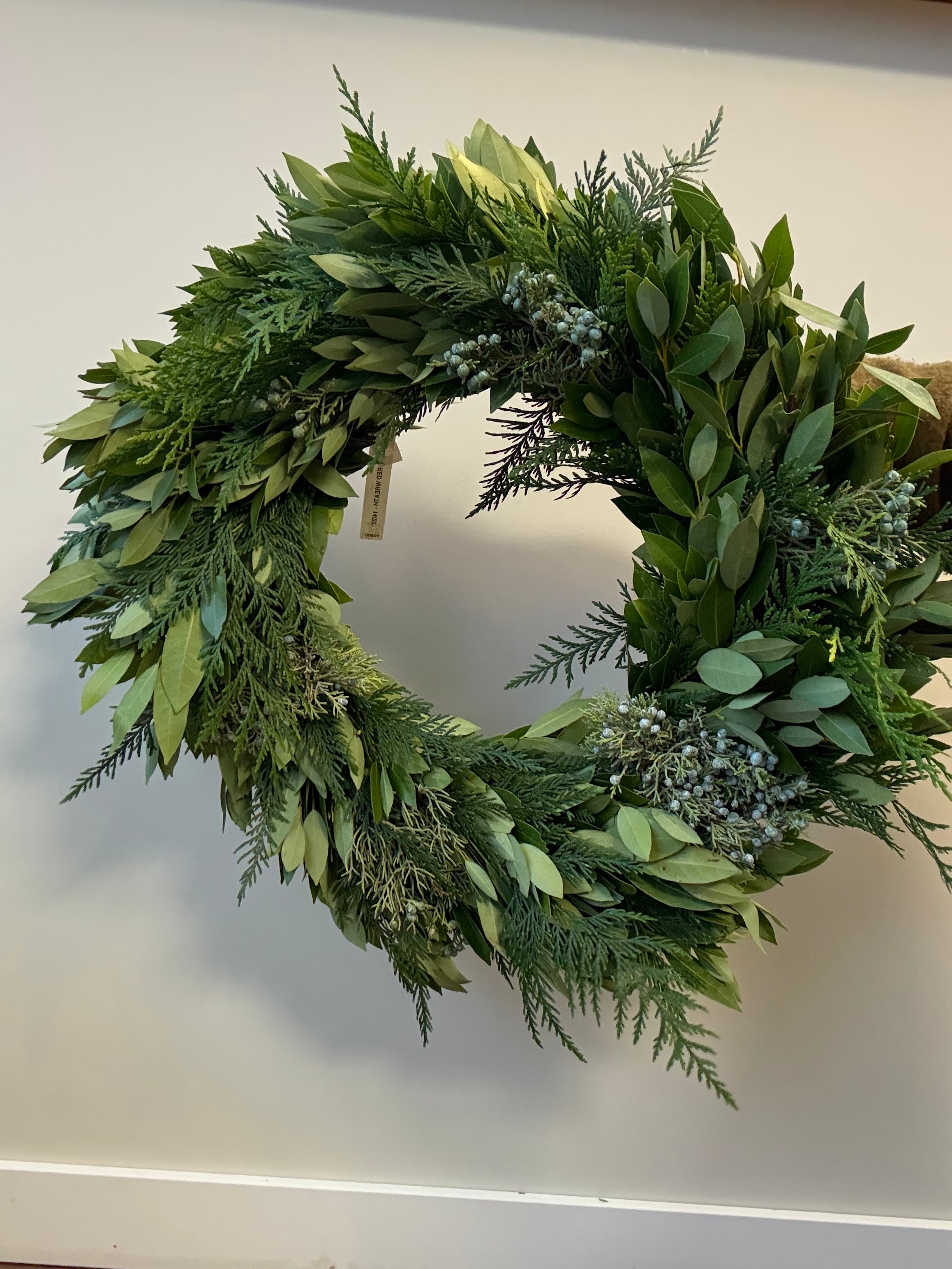 Wreath: Bay, Juniper, Western Red, Green, 23 in